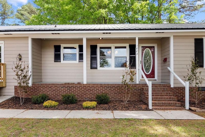 1002 Dixie Dr, Selma, NC 27576