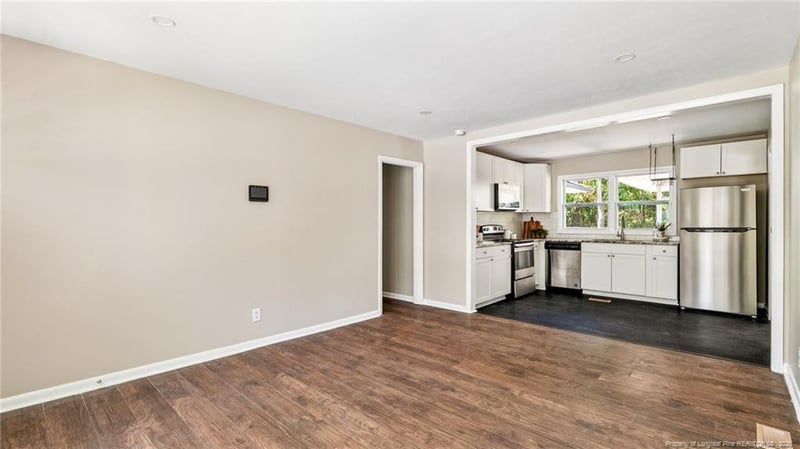 1002 Fleetwood Dr, Fayetteville, NC 28305
