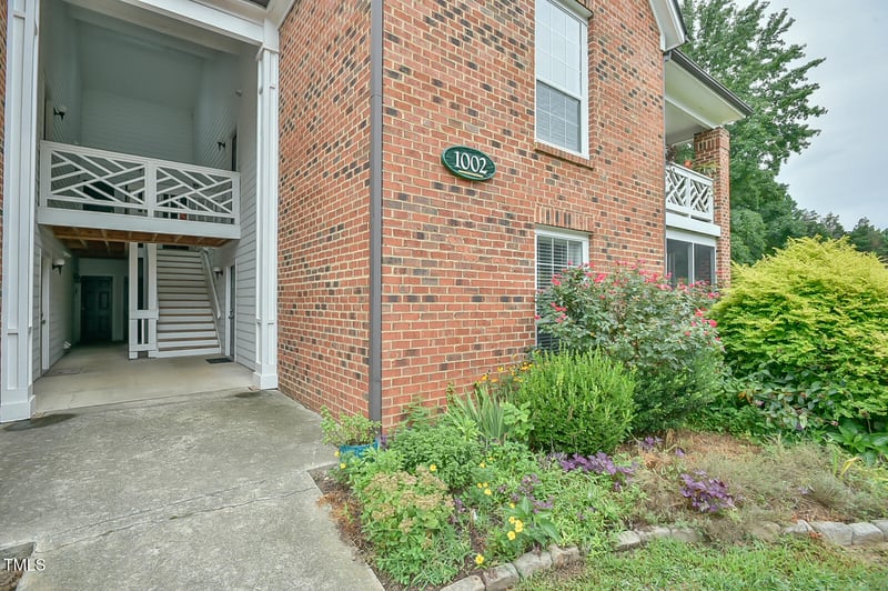 1002 Kingswood Dr #H, Chapel Hill, NC 27517