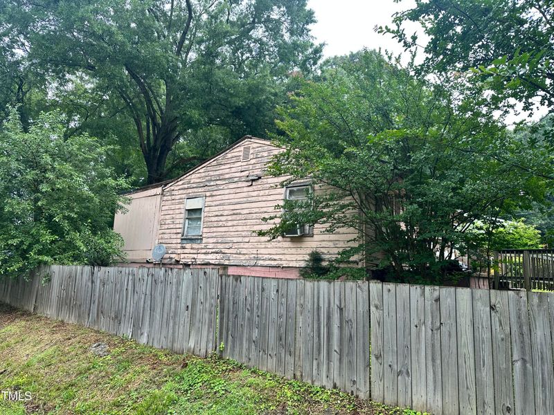 1002 Loius St, Burlington, NC 27217