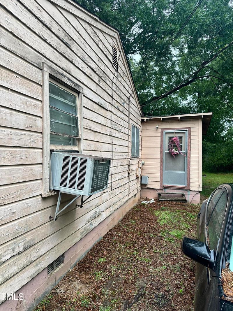 1002 Loius St, Burlington, NC 27217