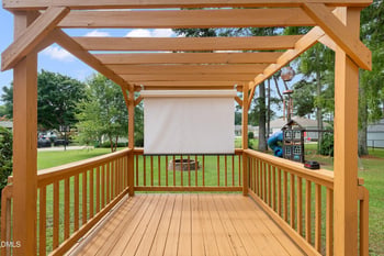1002 Maplewood Dr, Benson, NC 27504