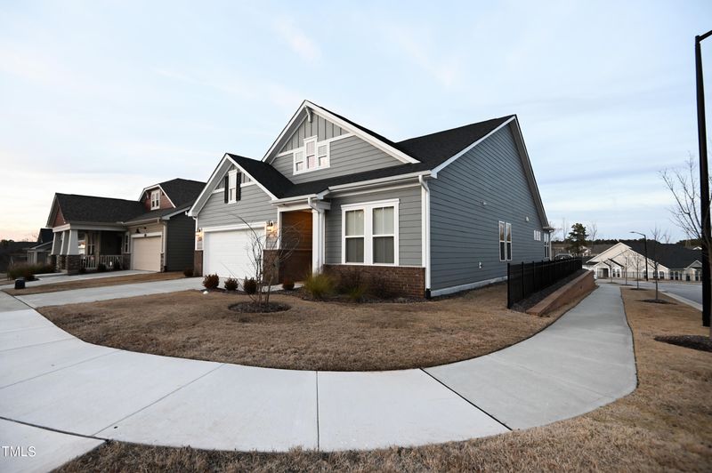1002 Plath Dr, Durham, NC 27703