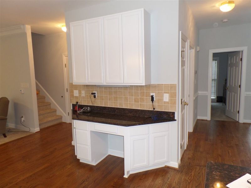 1002 Southmoor Ct W, Apex, NC 27502