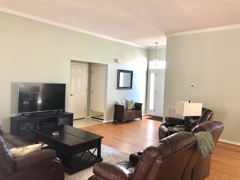 1002 Twelve Oaks Ln, Apex, NC 27502