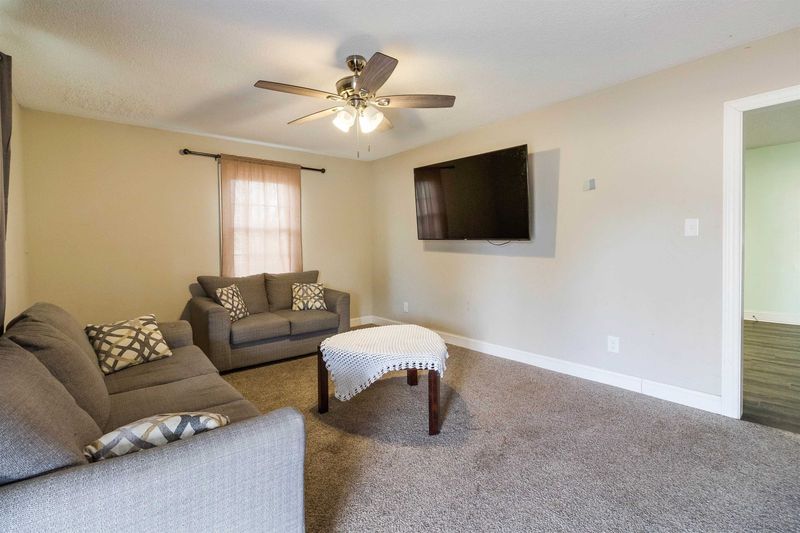 1002 N Webb St, Selma, NC 27576