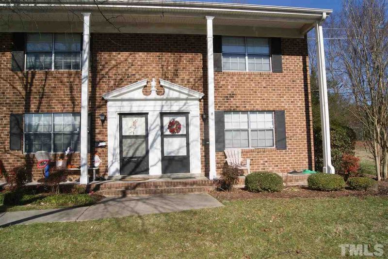 1002 Willow Dr #110, Chapel Hill, NC 27514