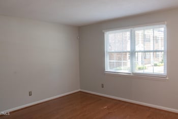 1002 Willow Dr #17, Chapel Hill, NC 27514