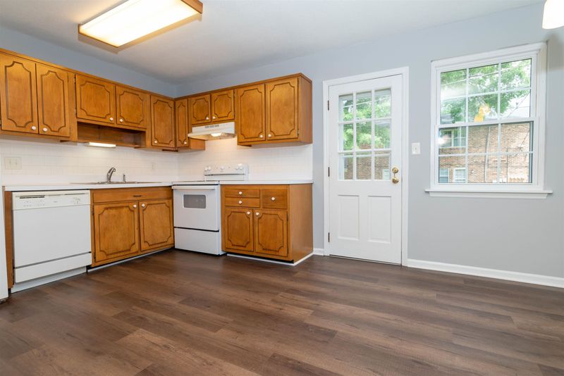 1002 Willow Dr #26, Chapel Hill, NC 27514