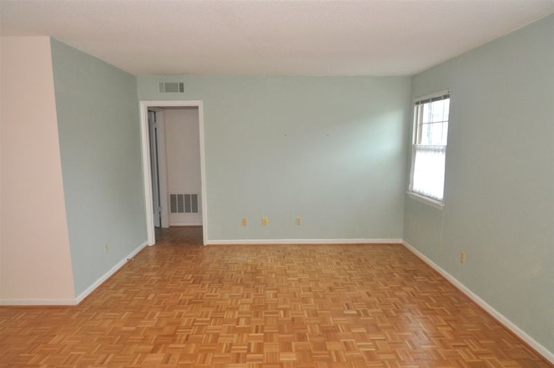 1002 Willow Dr #40, Chapel Hill, NC 27514
