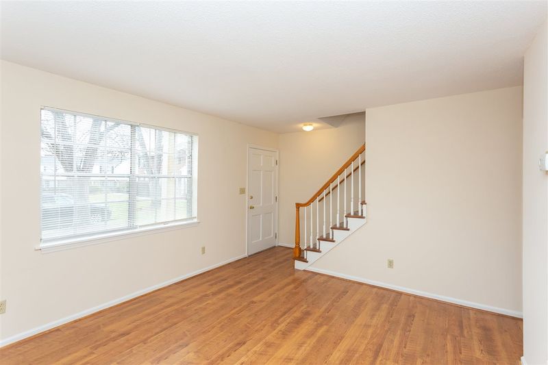 1002 Willow Dr #54, Chapel Hill, NC 27514