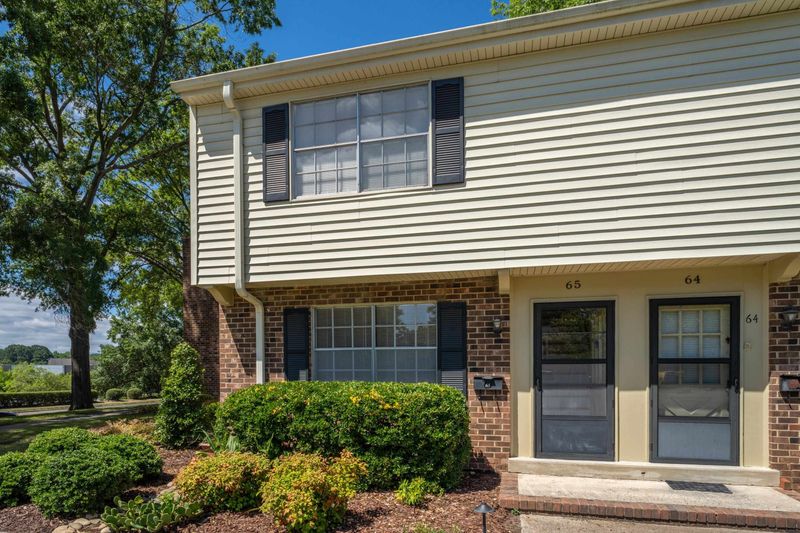 1002 Willow Dr #65, Chapel Hill, NC 27514