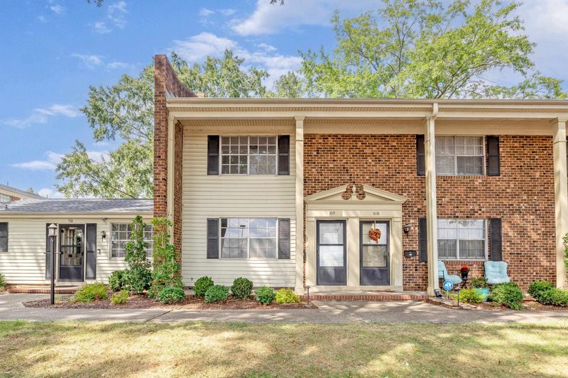 1002 Willow Dr #69, Chapel Hill, NC 27514