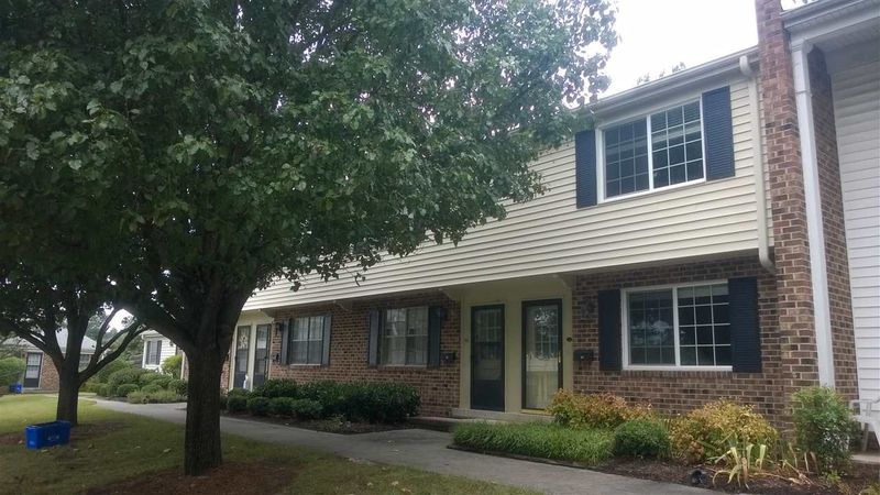 1002 Willow Dr #84, Chapel Hill, NC 27514