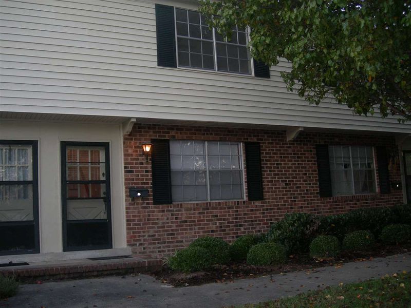 1002 Willow Dr #86, Chapel Hill, NC 27514