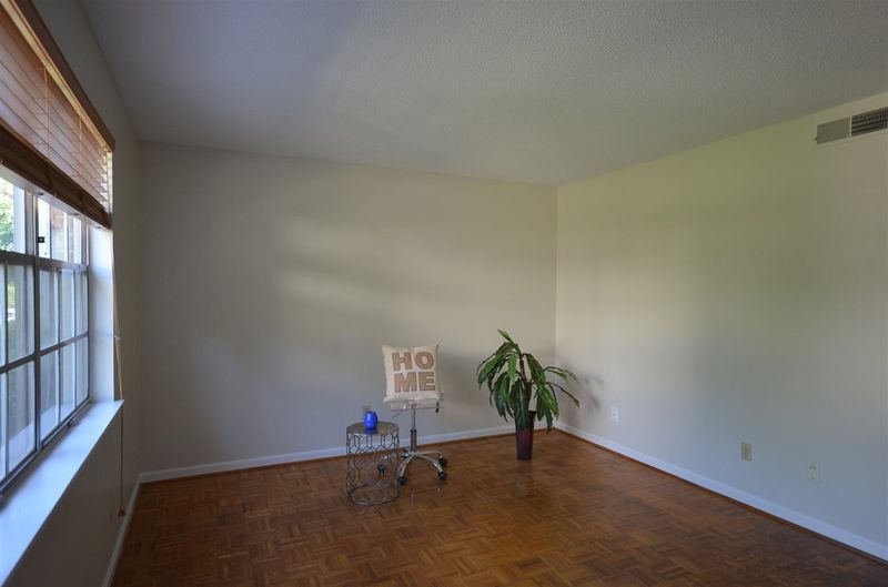 1002 Willow Dr #91, Chapel Hill, NC 27514