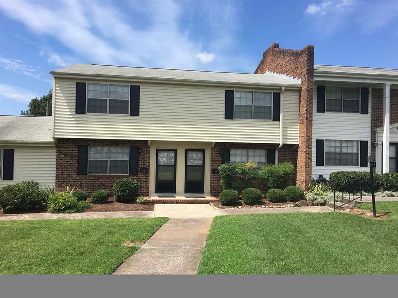 1002 Willow Dr #95, Chapel Hill, NC 27514
