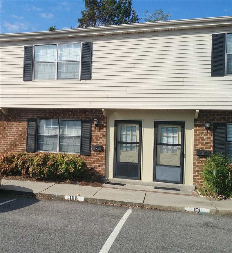 1002 Willow Dr #99, Chapel Hill, NC 27514