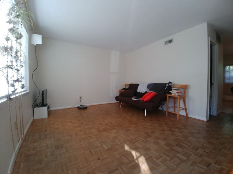 1002 Willow Dr #99, Chapel Hill, NC 27514
