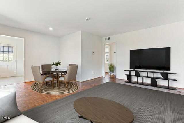 1002 Willow Dr #Apt 27, Chapel Hill, NC 27514