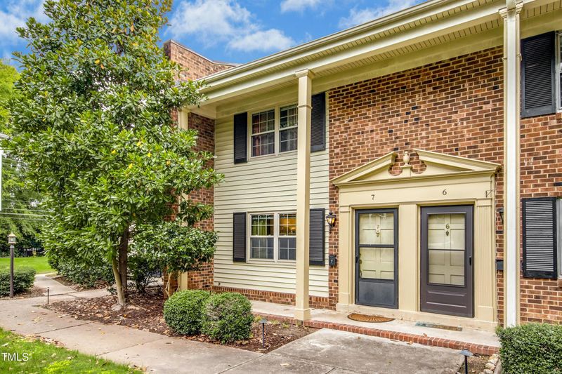 1002 Willow Dr #Apt 7, Chapel Hill, NC 27514