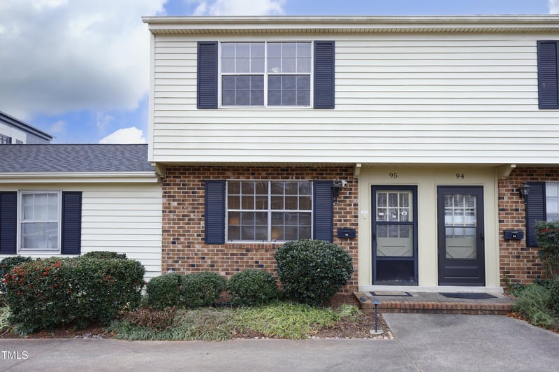 1002 Willow Dr #Apt 95, Chapel Hill, NC 27514
