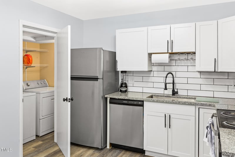 1002 Willow Dr #Apt 107, Chapel Hill, NC 27514