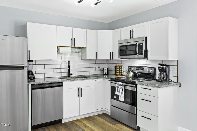 1002 Willow Dr #Apt 107, Chapel Hill, NC 27514