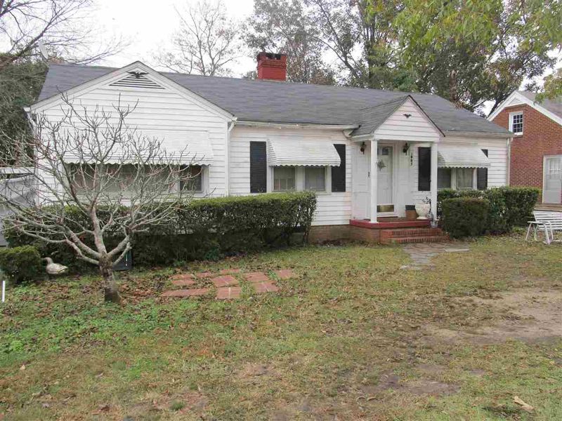 1003 S 8th St, Lillington, NC 27546