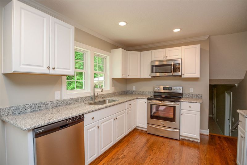 1003 Brucemont Dr, Raleigh, NC 27529