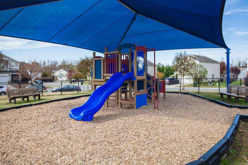1003 Collington Dr, Mebane, NC 27302