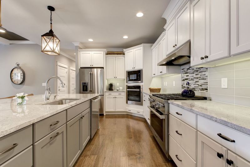 1003 Collins Dr, Raleigh, NC 27609