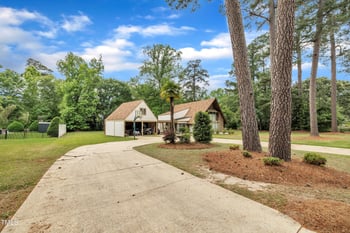 1003 Divine St, Dunn, NC 28334