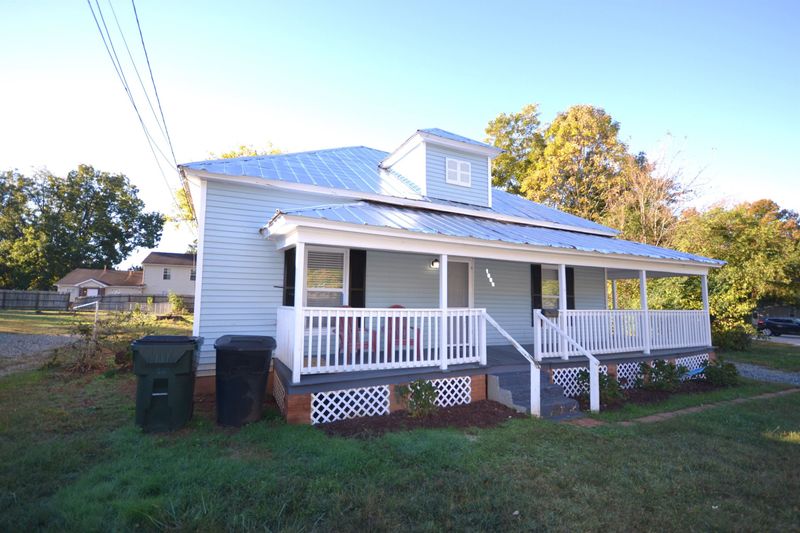 1003 Fix St, Burlington, NC 27215