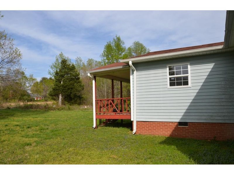 1003 W Holt St, Mebane, NC 27302