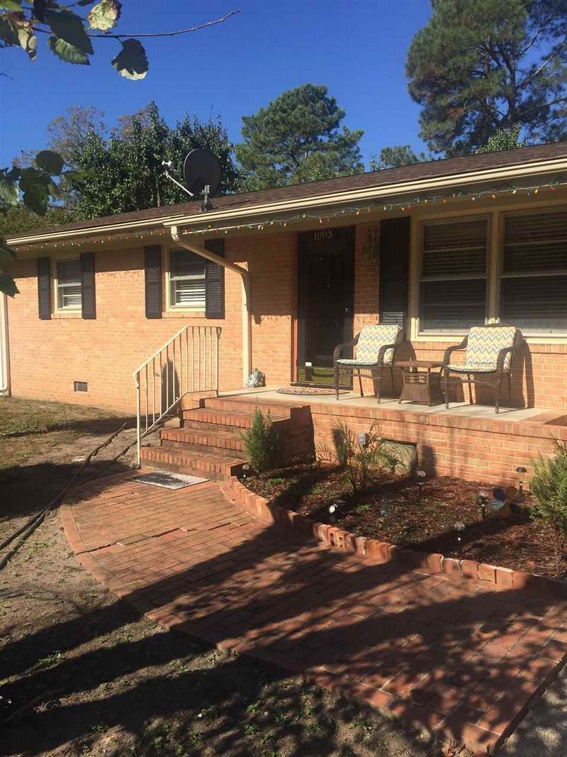 1003 N Johnson St, Benson, NC 27504