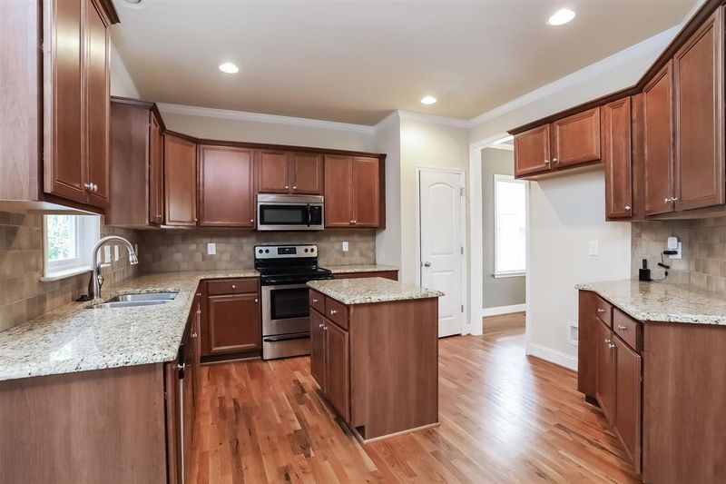1003 Talondale Ct, Knightdale, NC 27545