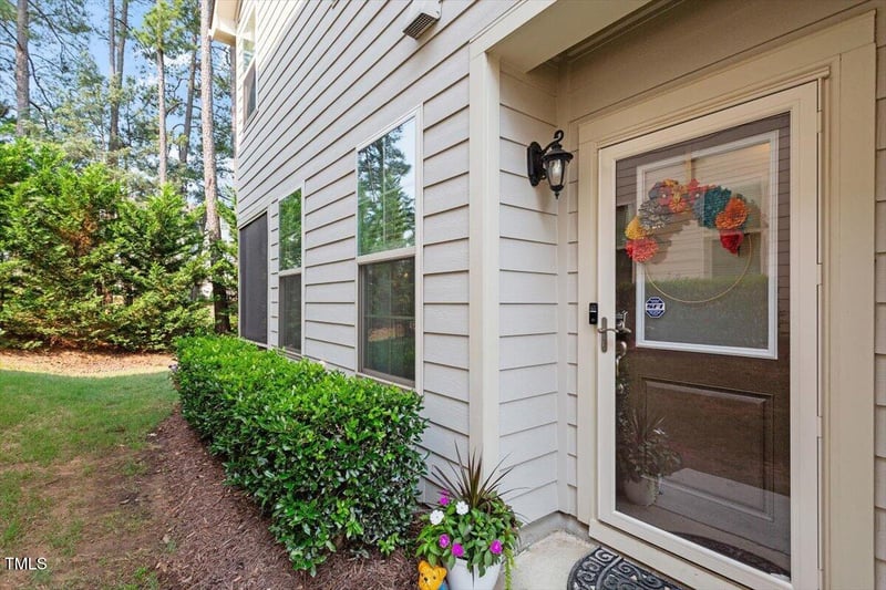 10037 Lynnberry Pl, Raleigh, NC 27617