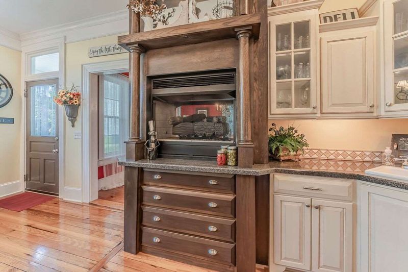 10038 N Chestnut St, Middlesex, NC 27557
