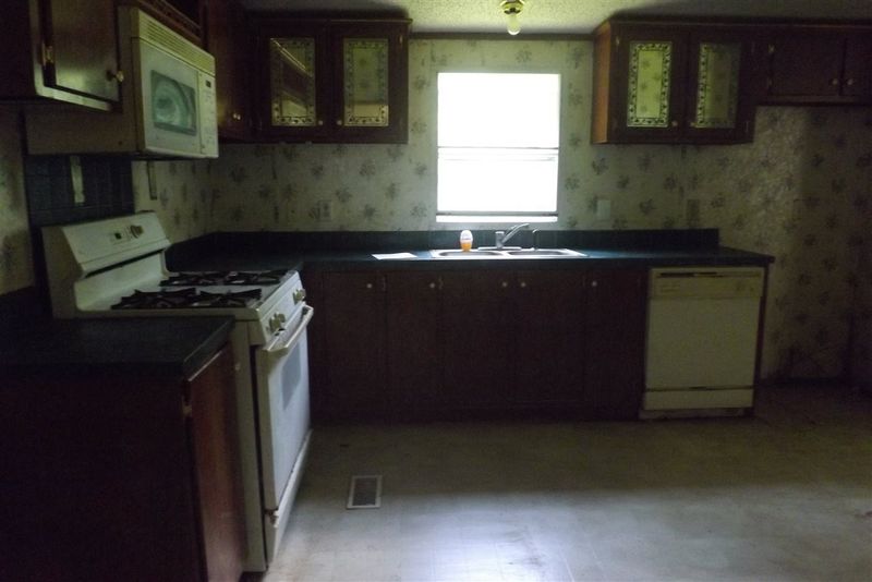 1004 Apple Blossom Ln, Burlington, NC 27217