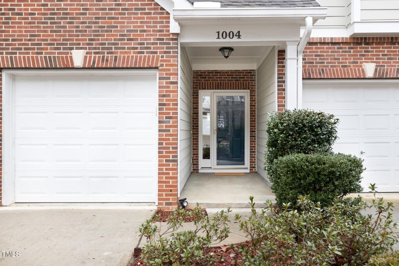 1004 Bartlett Cir, Hillsborough, NC 27278