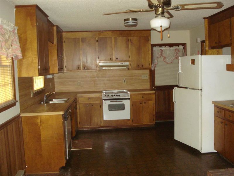 1004 Brick Mill Rd, Coats, NC 27521