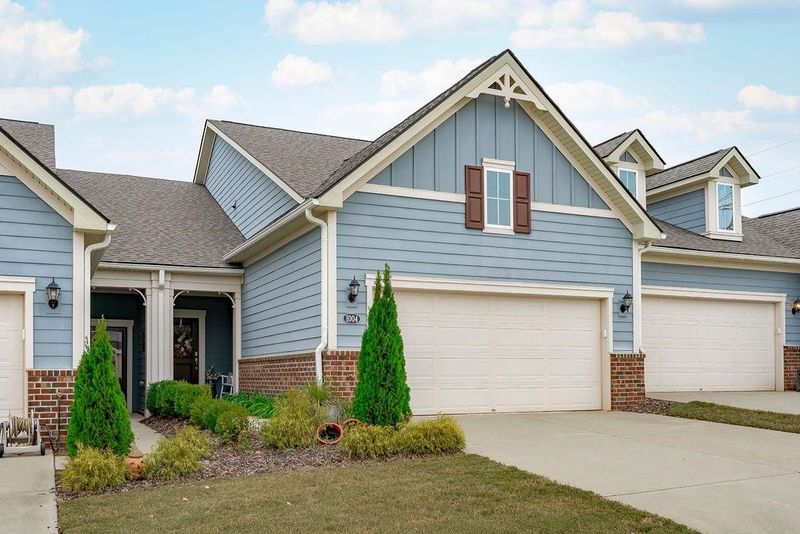 1004 Carraway Ln, Durham, NC 27703
