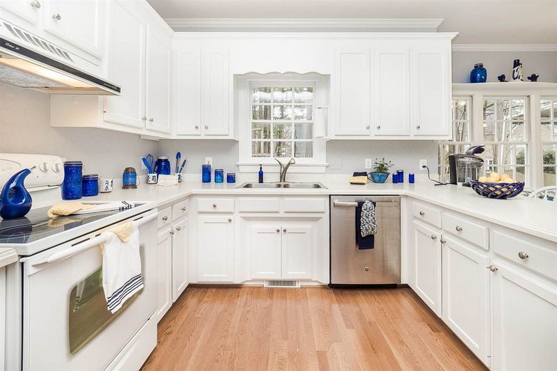 1004 Chedington Dr, Apex, NC 27502