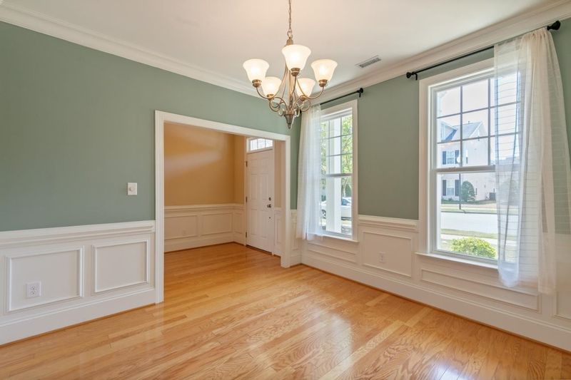 1004 Christopher Dr, Chapel Hill, NC 27517