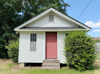 1004 Divine St, Dunn, NC 28334