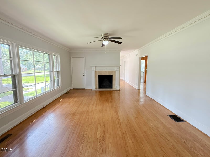 1004 Divine St, Dunn, NC 28334