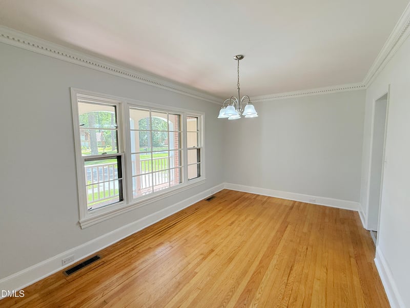 1004 Divine St, Dunn, NC 28334