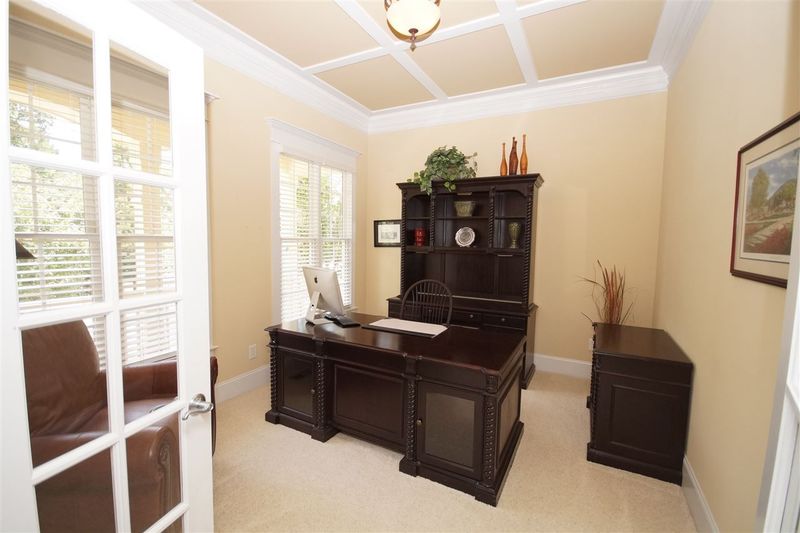 1004 Dominion Hill Dr, Cary, NC 27519