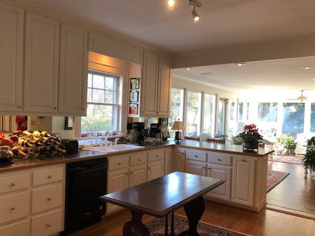 1004 W Harnett St, Dunn, NC 28334